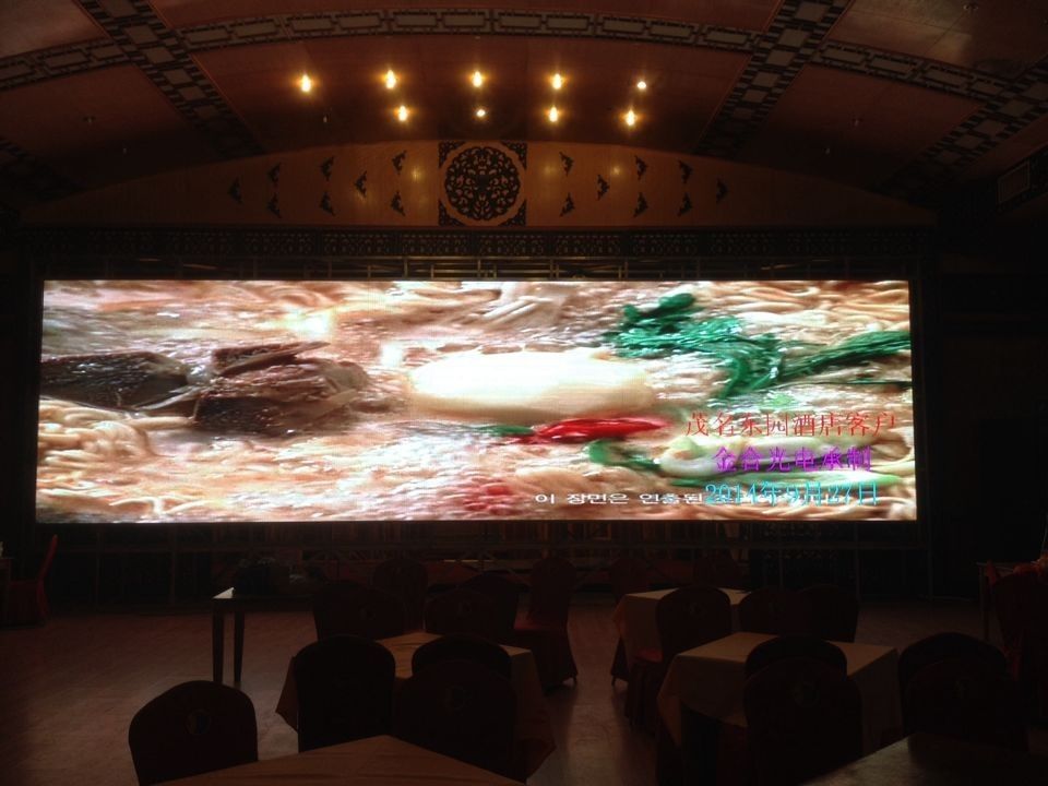 Low Thermal P3 Full Color LED Display Wall Environment Friendly Two Years Warranty