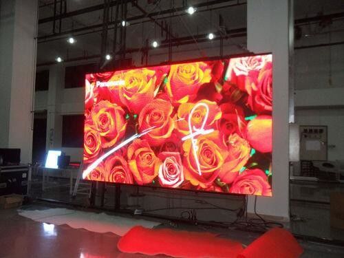 SMD Indoor Digital Advertising Screens 2.5MM Pixel Pitch , 1200 CD / SQM Brightness